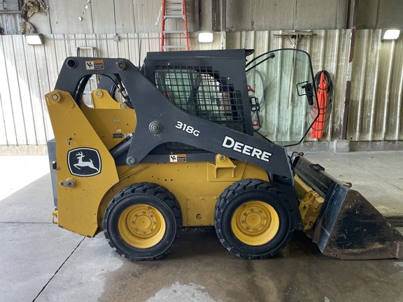 John Deere 318G